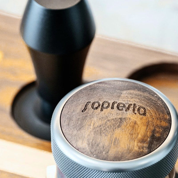 Sopresta Premium-tamper med handtag i valnöt