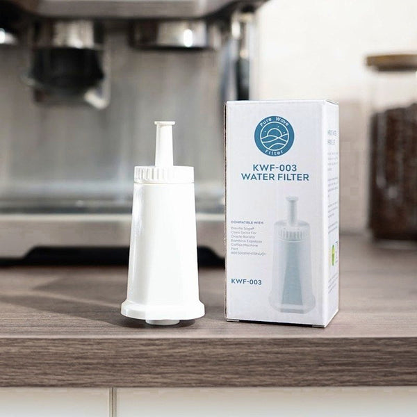 Pure Wave KWF-003-vattenfilter och förpackning vid en Sage